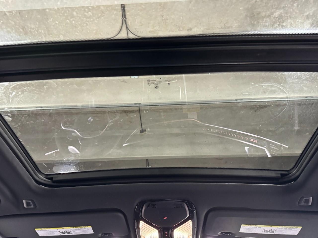 BMW X5 Vehicle Full-screen Gallery Image 11