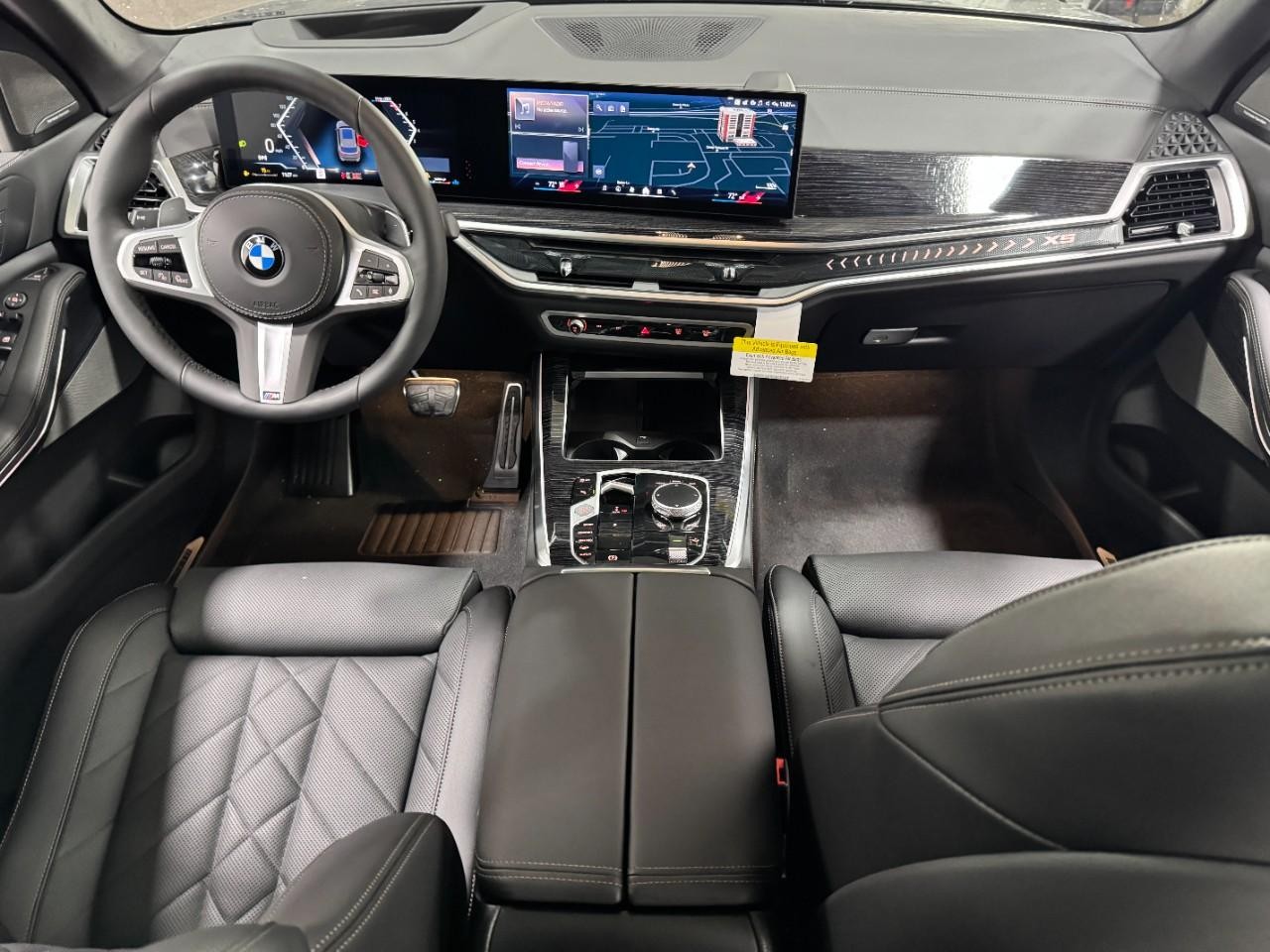 BMW X5 Vehicle Full-screen Gallery Image 12