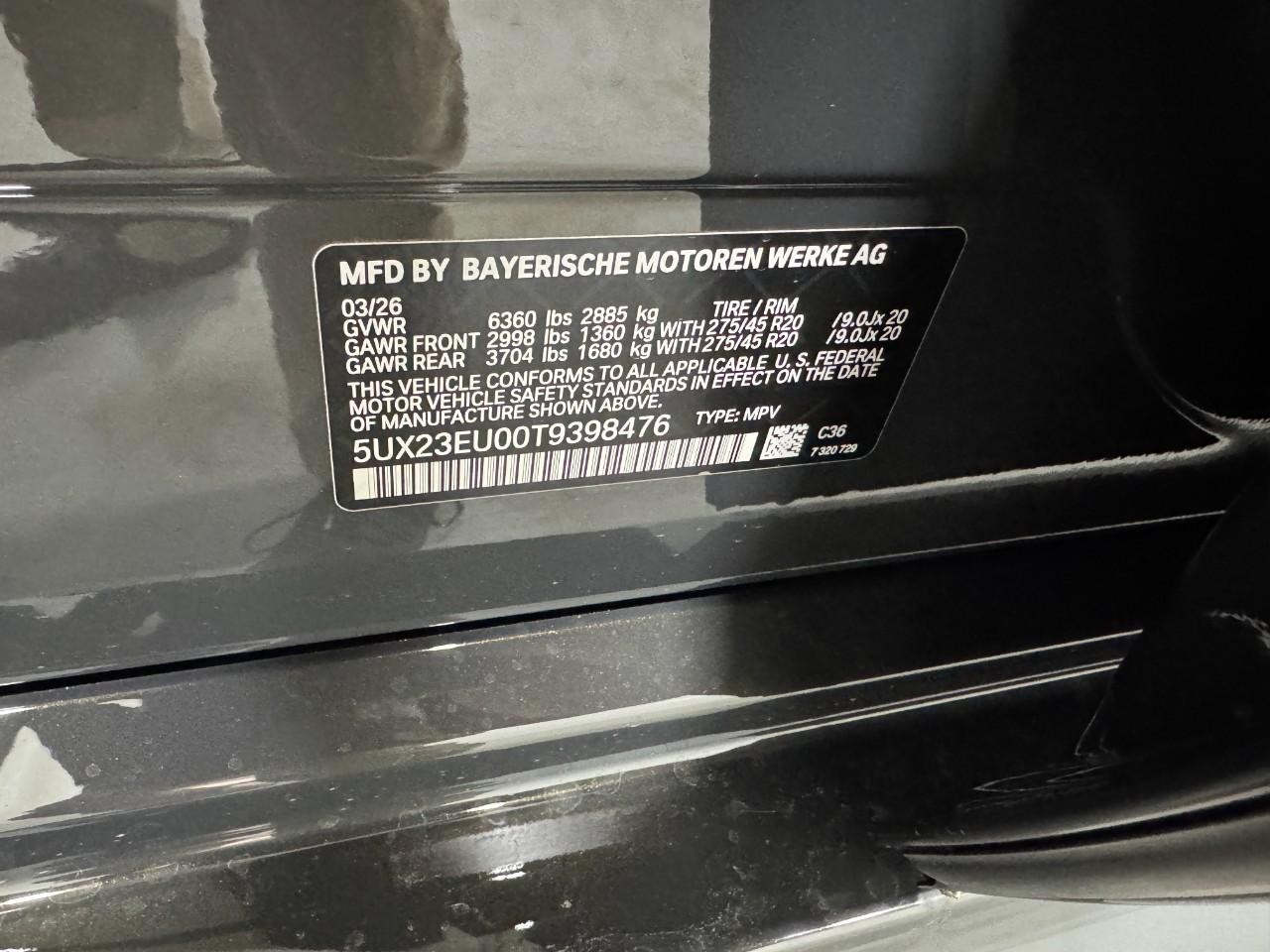 BMW X5 Vehicle Full-screen Gallery Image 34