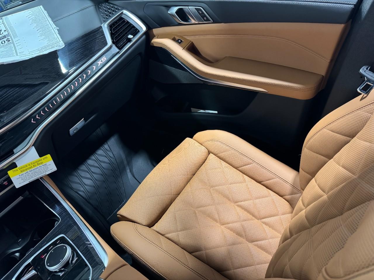 BMW X5 Vehicle Full-screen Gallery Image 17