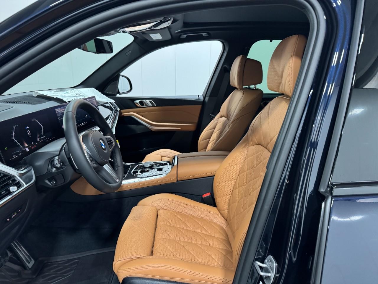 BMW X5 Vehicle Full-screen Gallery Image 27