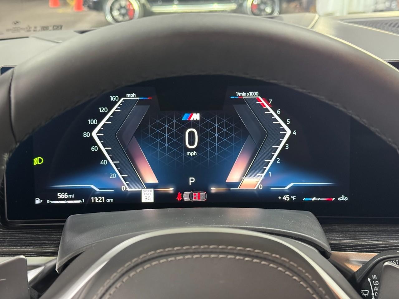 BMW X5 Vehicle Full-screen Gallery Image 33