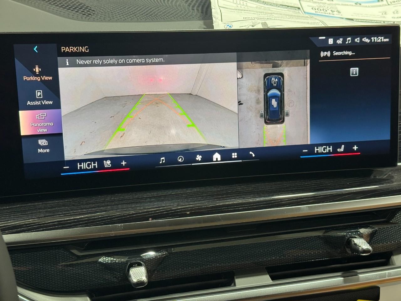 BMW X5 Vehicle Full-screen Gallery Image 34