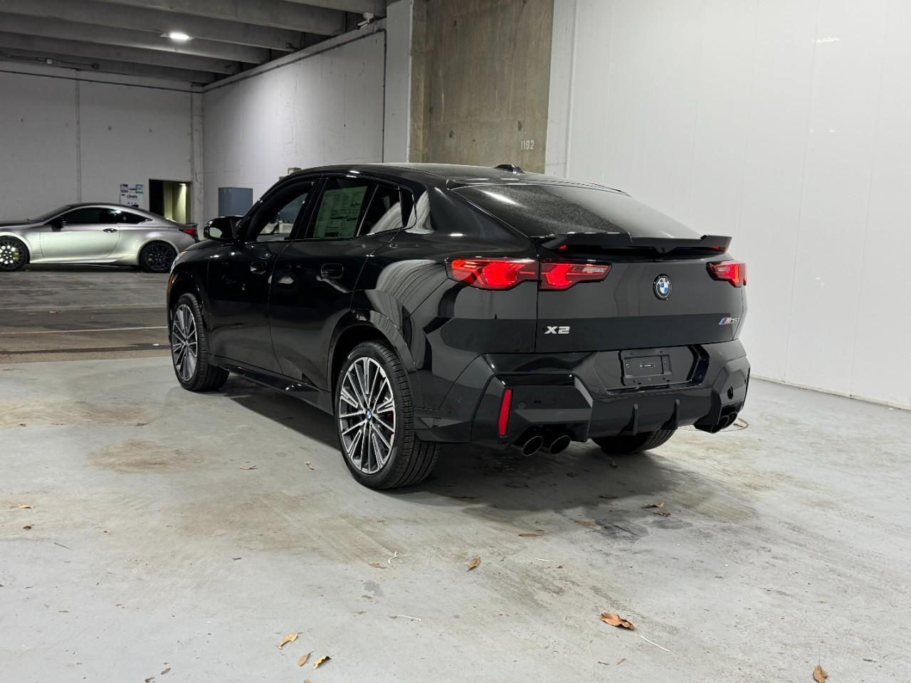 BMW X2 Vehicle Full-screen Gallery Image 3