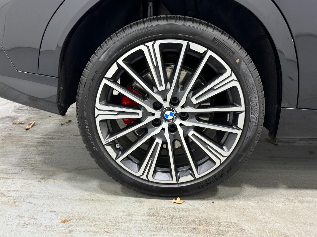 BMW X2 Vehicle Full-screen Gallery Image 5