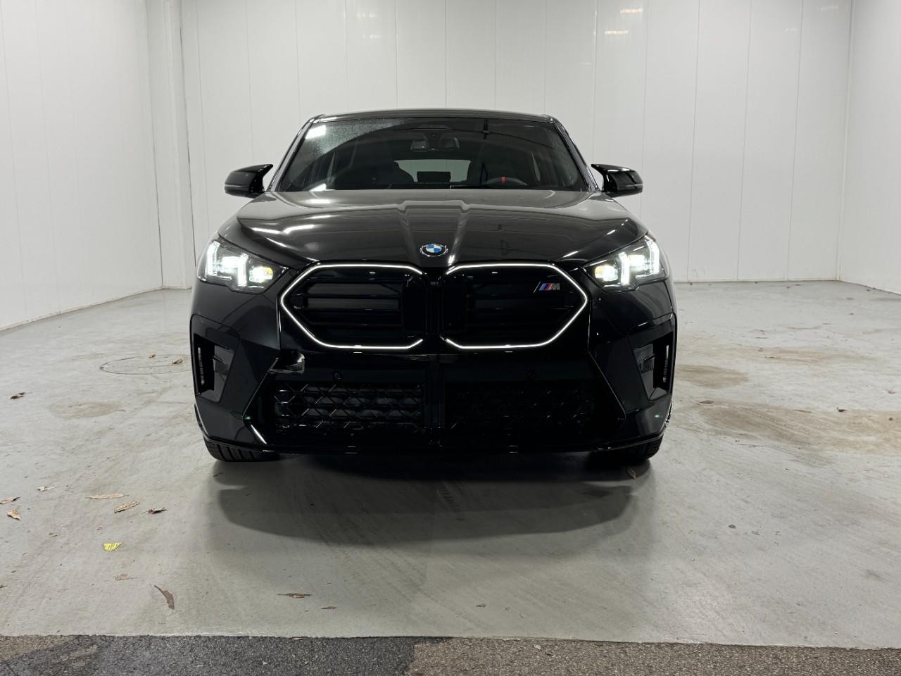 BMW X2 Vehicle Full-screen Gallery Image 7