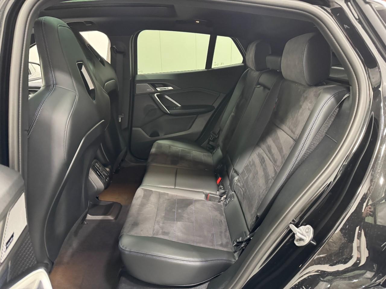 BMW X2 Vehicle Full-screen Gallery Image 8