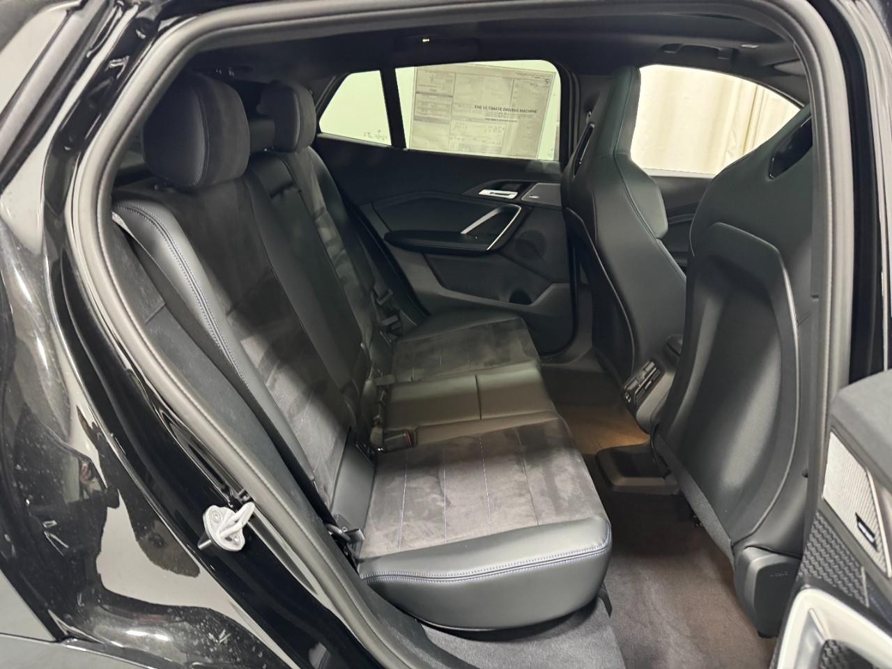 BMW X2 Vehicle Full-screen Gallery Image 10