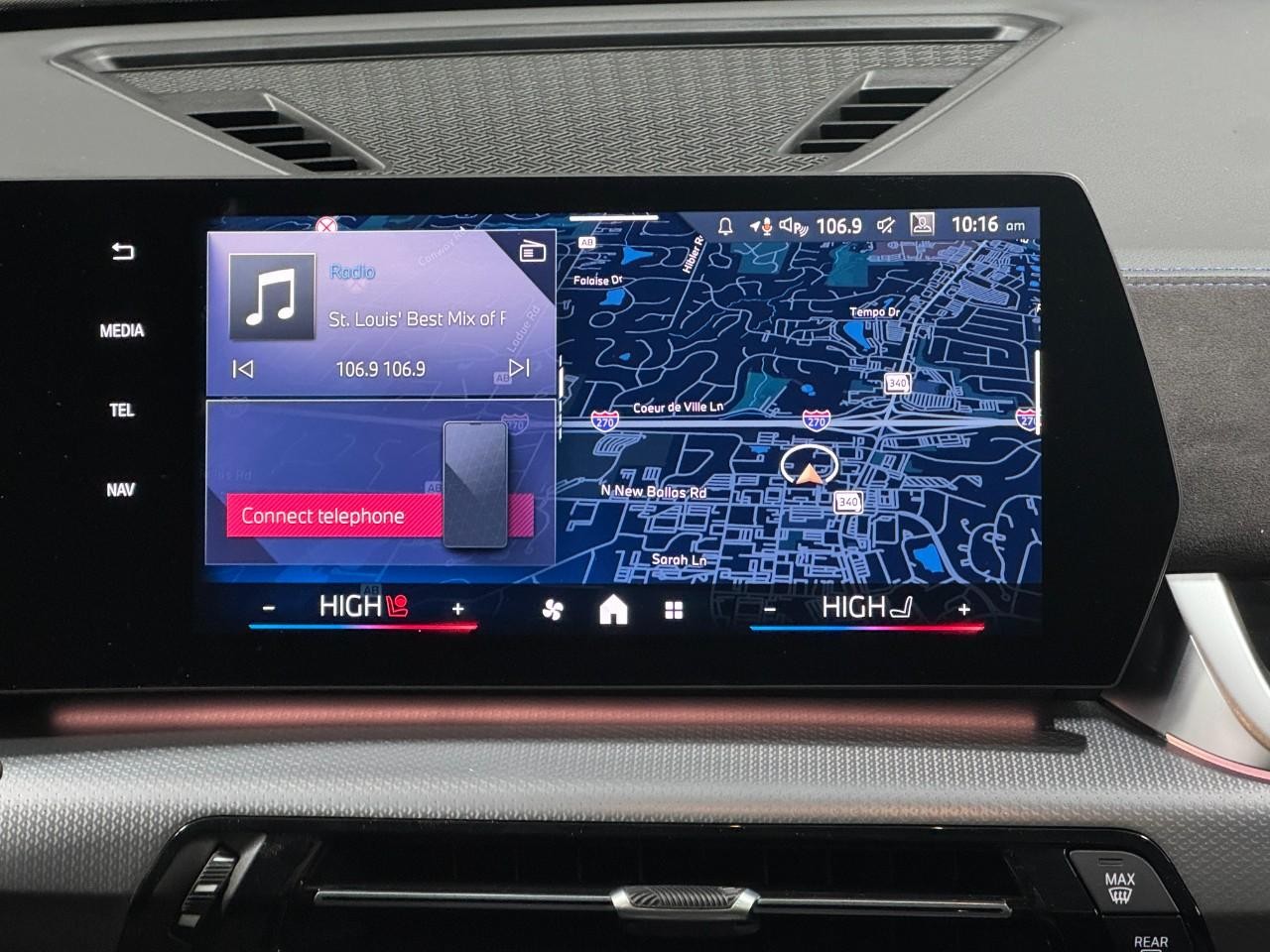 BMW X2 Vehicle Full-screen Gallery Image 14