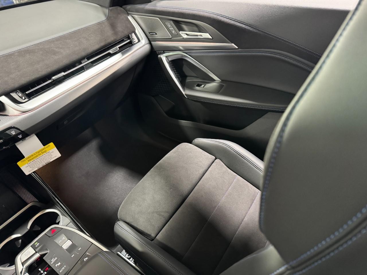 BMW X2 Vehicle Full-screen Gallery Image 16