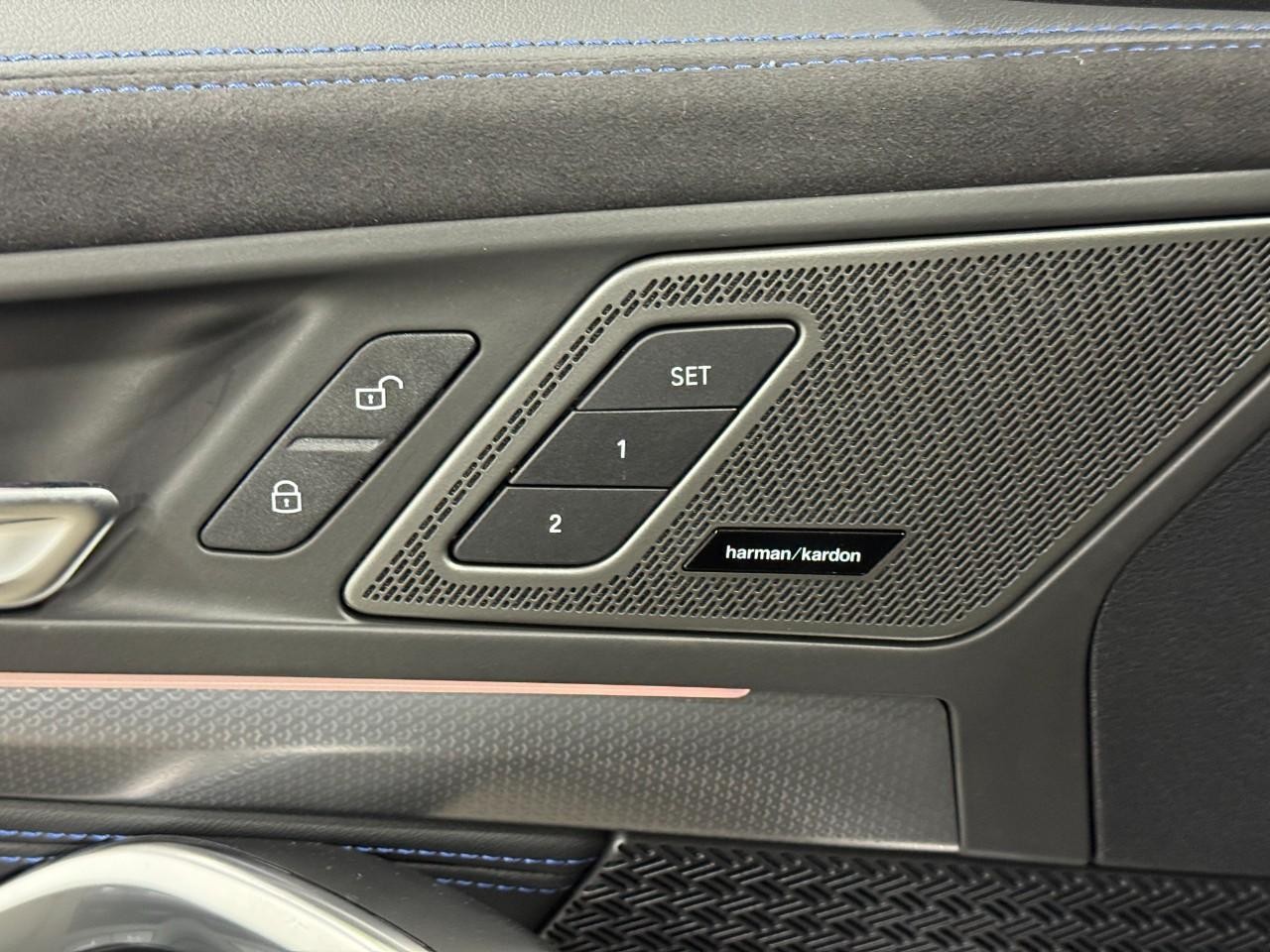 BMW X2 Vehicle Full-screen Gallery Image 22