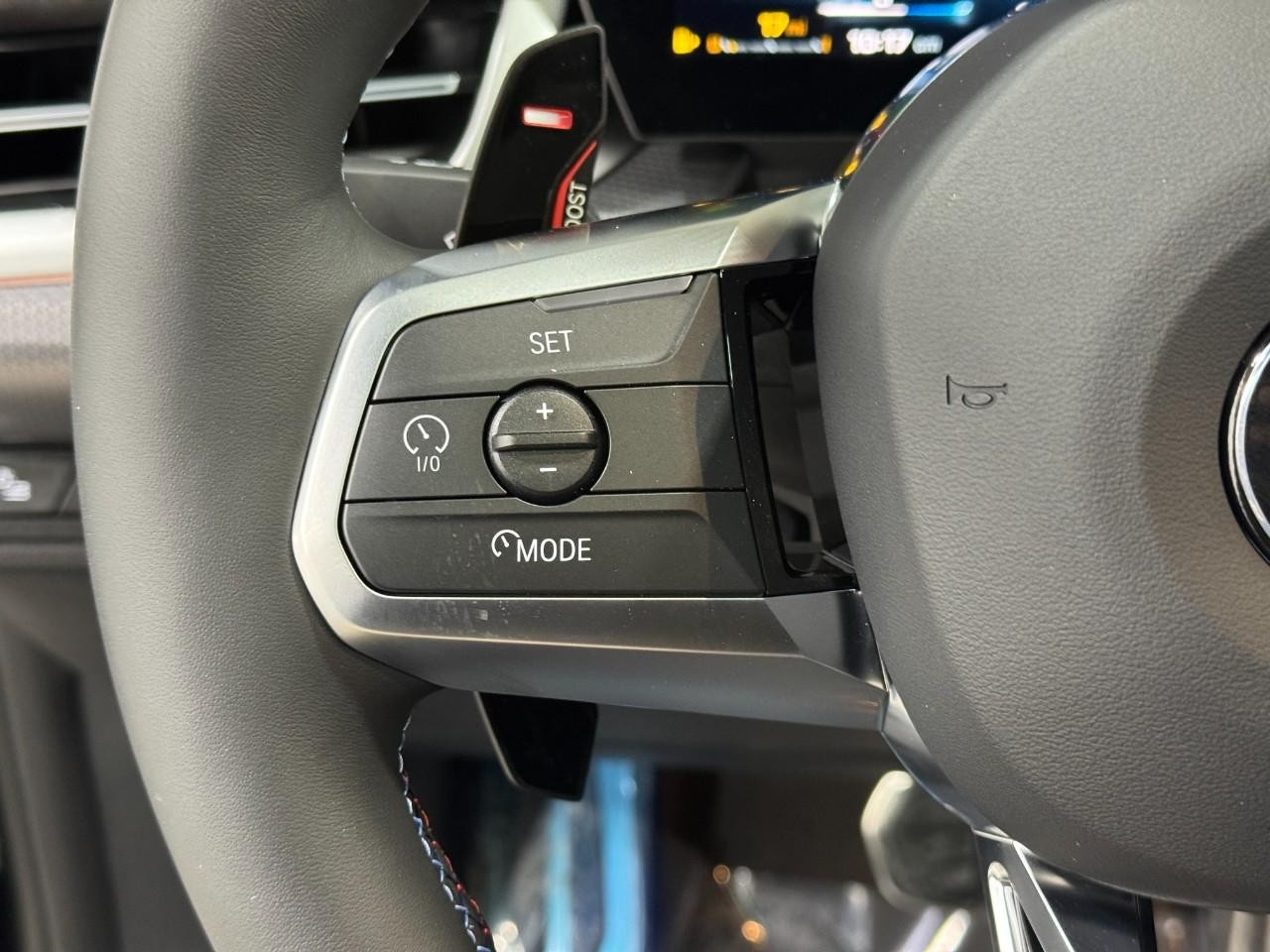 BMW X2 Vehicle Full-screen Gallery Image 29