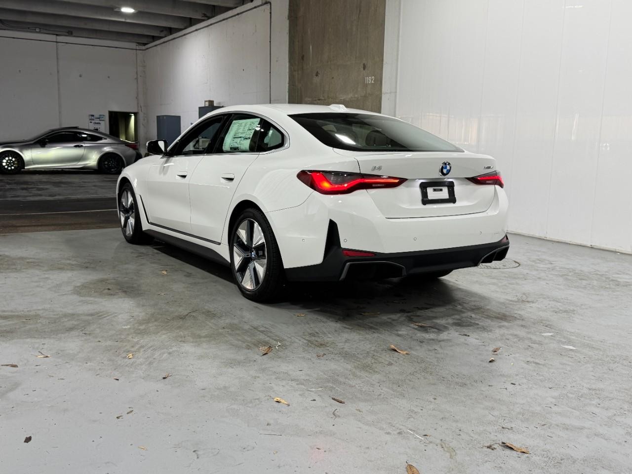 BMW i4 Vehicle Full-screen Gallery Image 3