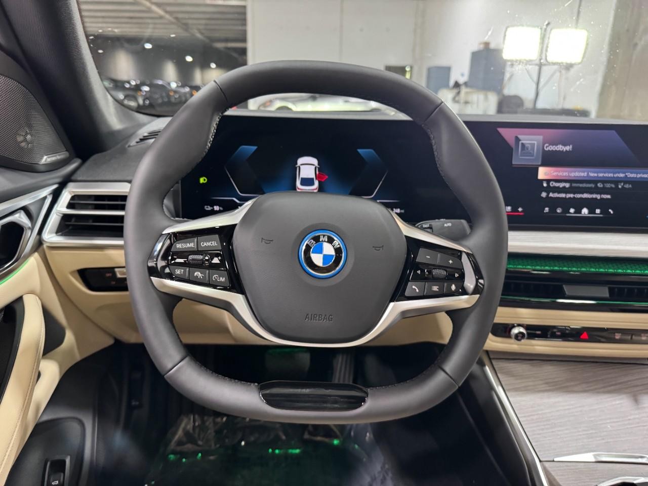 BMW i4 Vehicle Full-screen Gallery Image 14