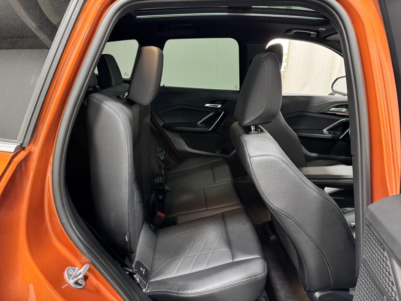 BMW X1 Vehicle Full-screen Gallery Image 10