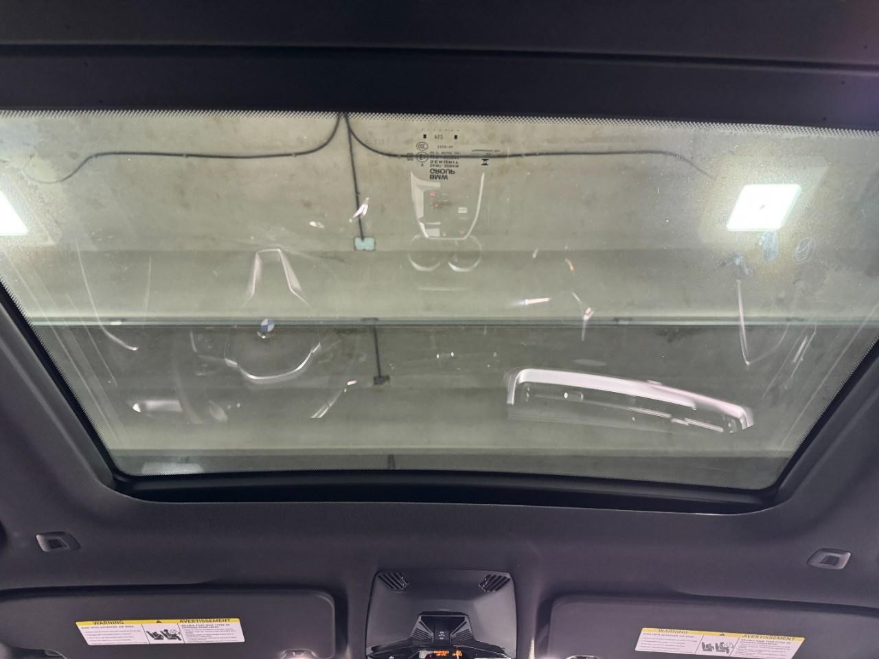 BMW X1 Vehicle Full-screen Gallery Image 11