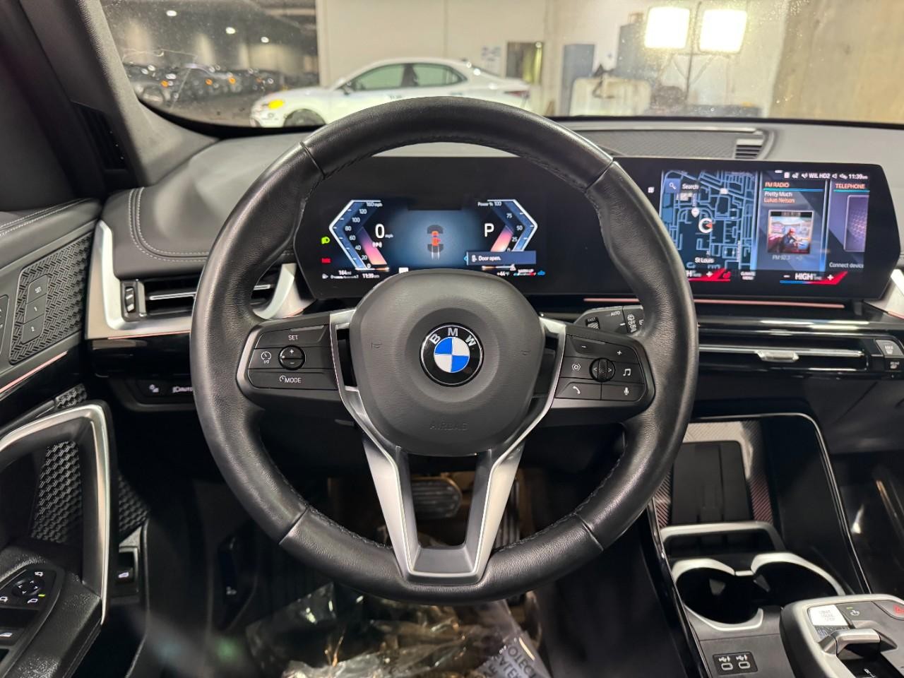 BMW X1 Vehicle Full-screen Gallery Image 13