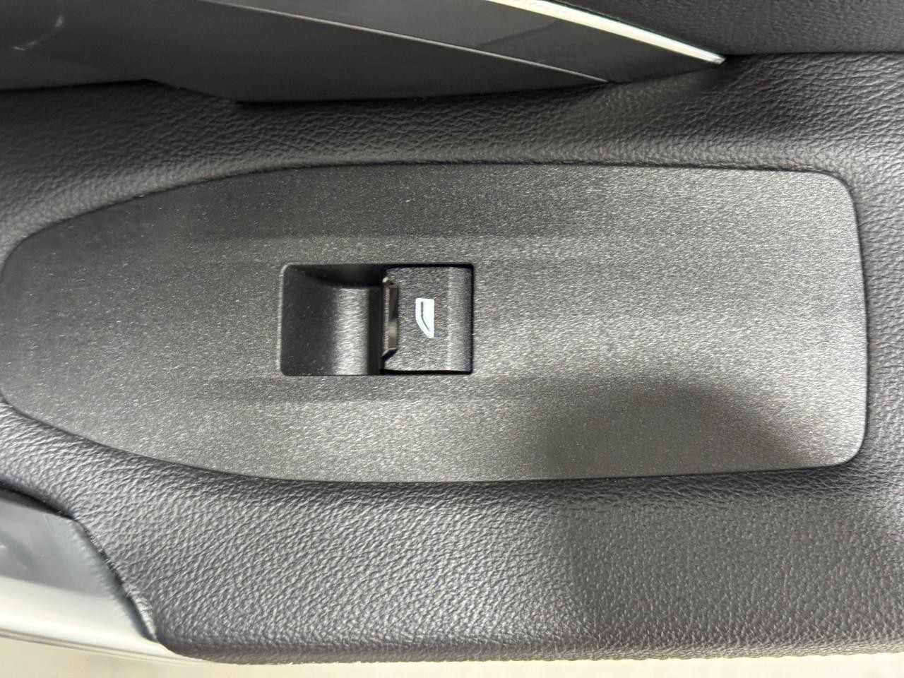 BMW X1 Vehicle Full-screen Gallery Image 21