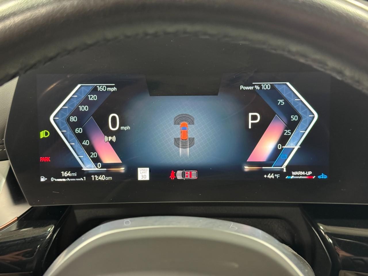 BMW X1 Vehicle Full-screen Gallery Image 31