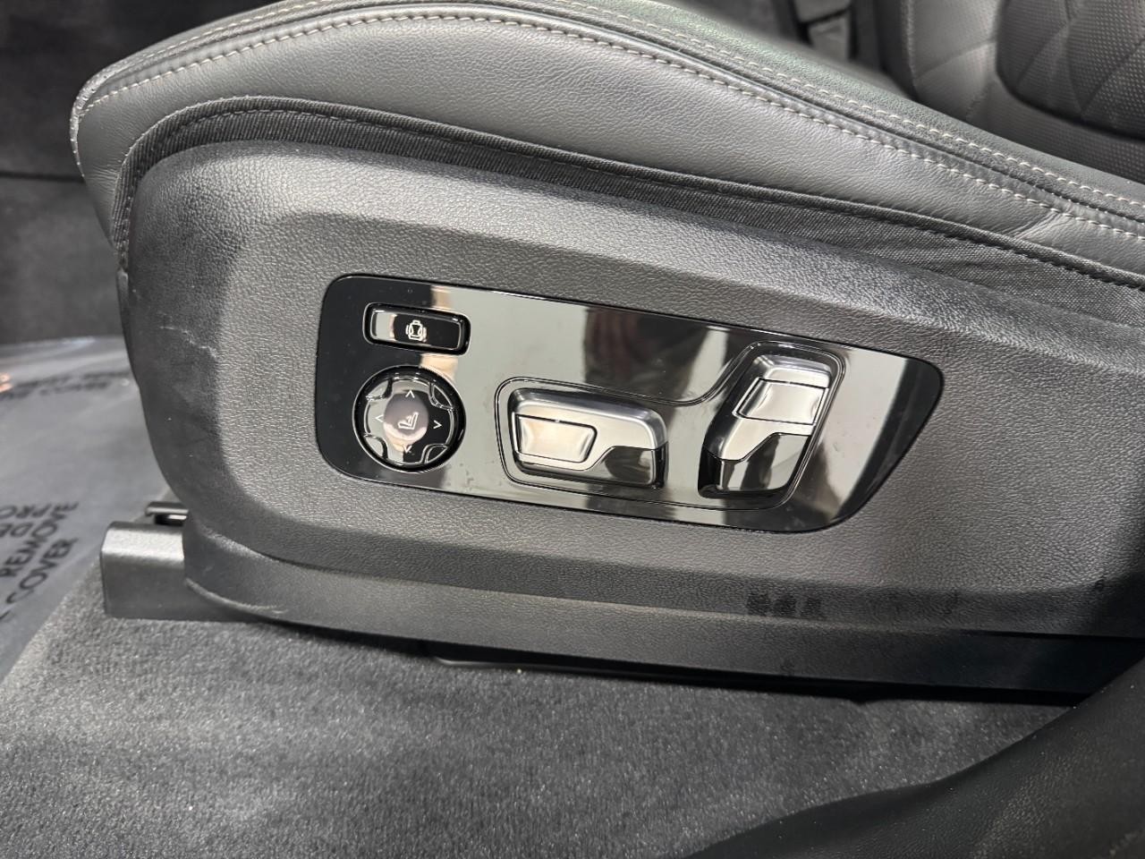 BMW X5 Vehicle Full-screen Gallery Image 29