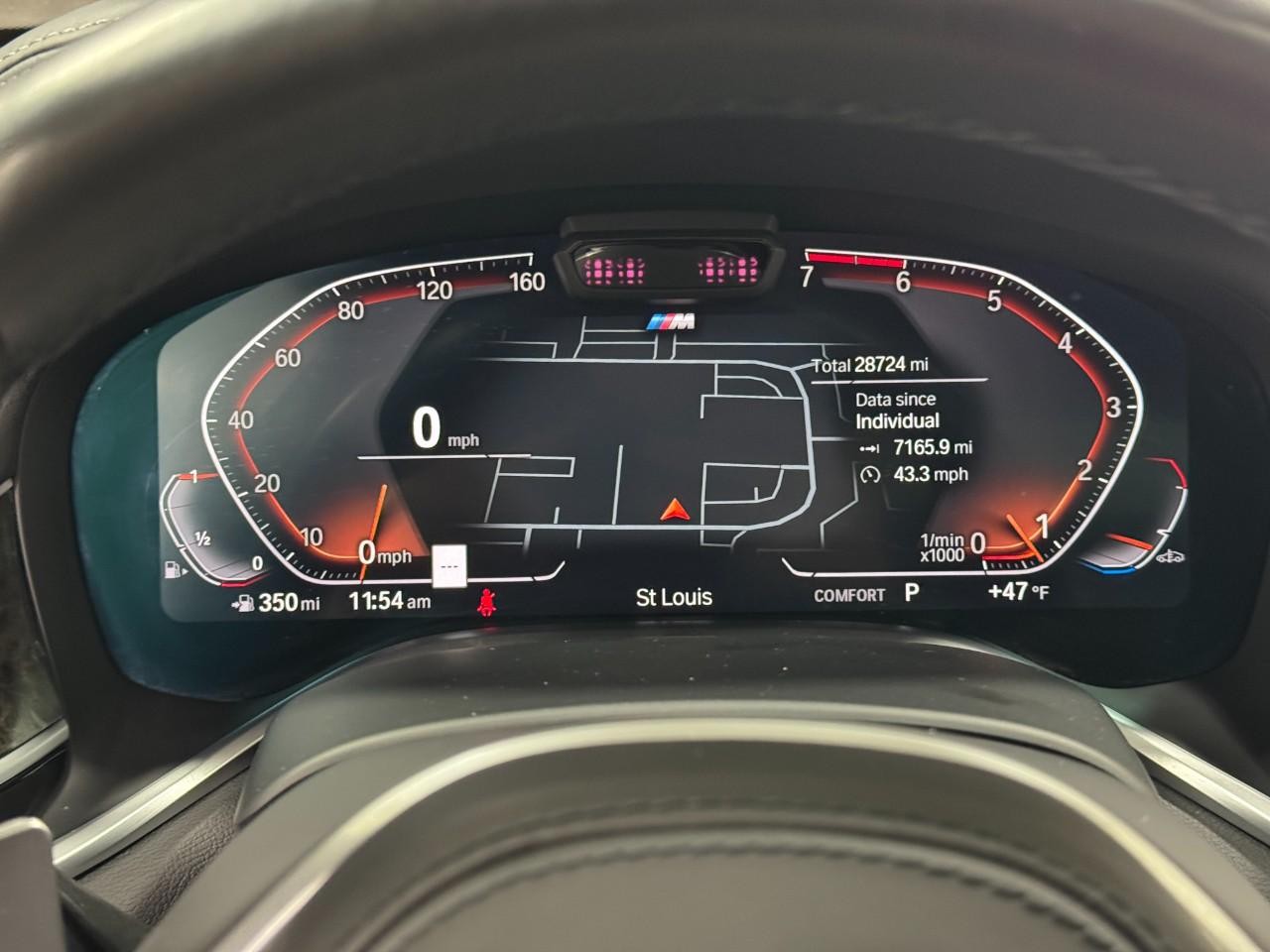 BMW 7 Series Vehicle Full-screen Gallery Image 37