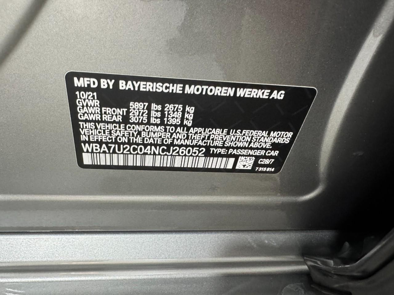 BMW 7 Series Vehicle Full-screen Gallery Image 39