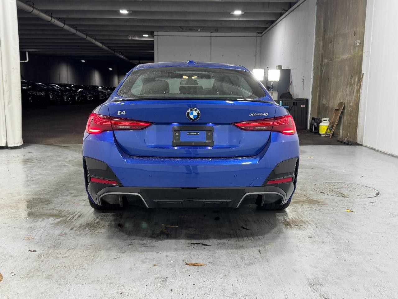 BMW i4 Vehicle Full-screen Gallery Image 9