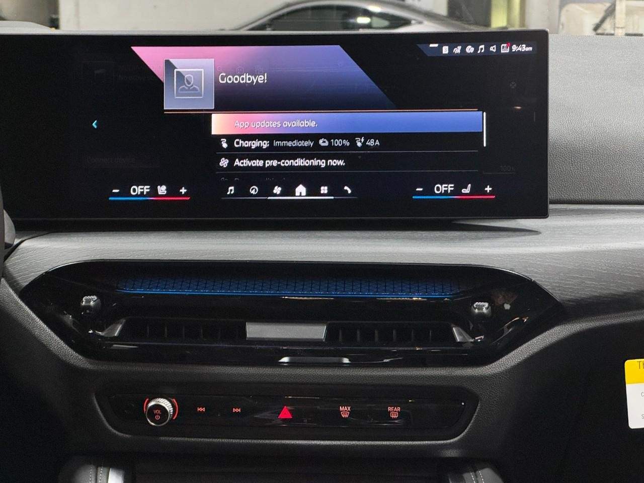 BMW i4 Vehicle Full-screen Gallery Image 15