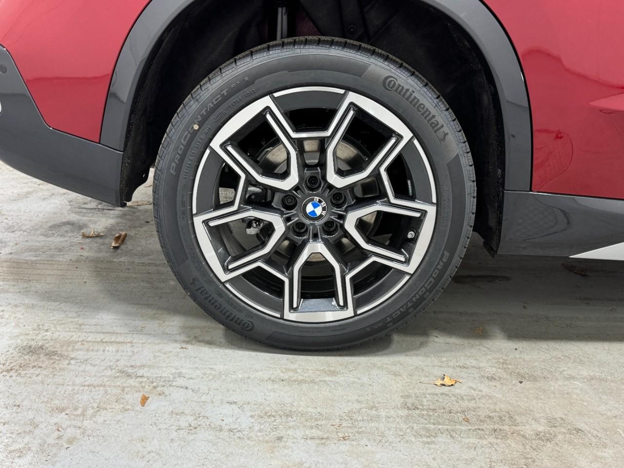 BMW X1 Vehicle Full-screen Gallery Image 5