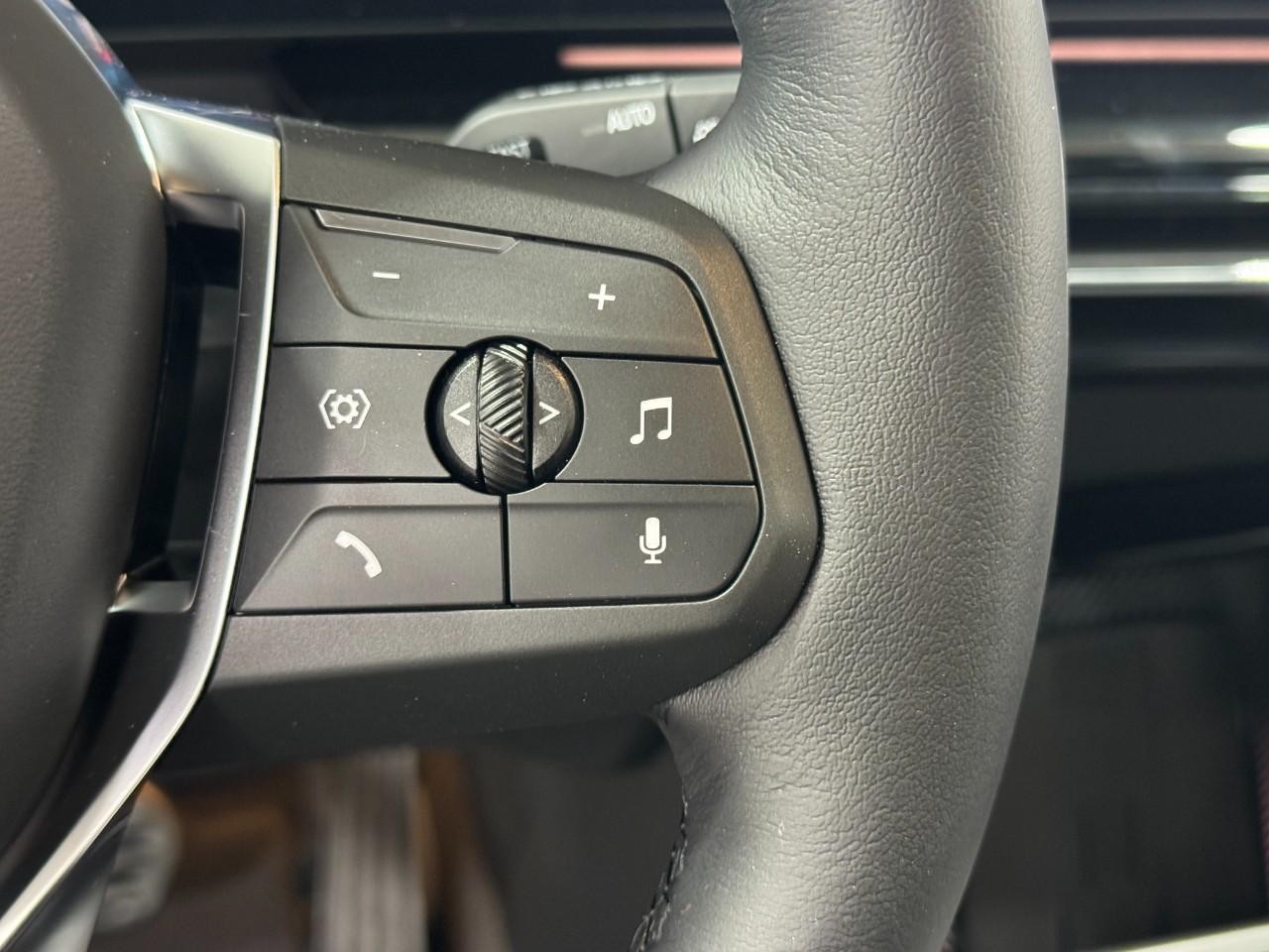 BMW X1 Vehicle Full-screen Gallery Image 30