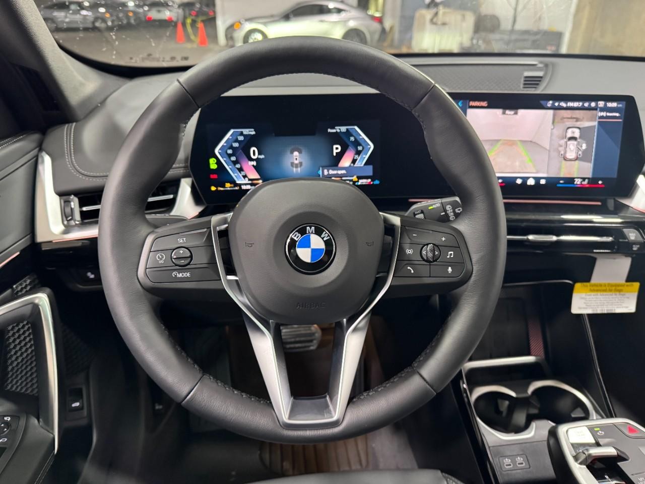 BMW X1 Vehicle Full-screen Gallery Image 13