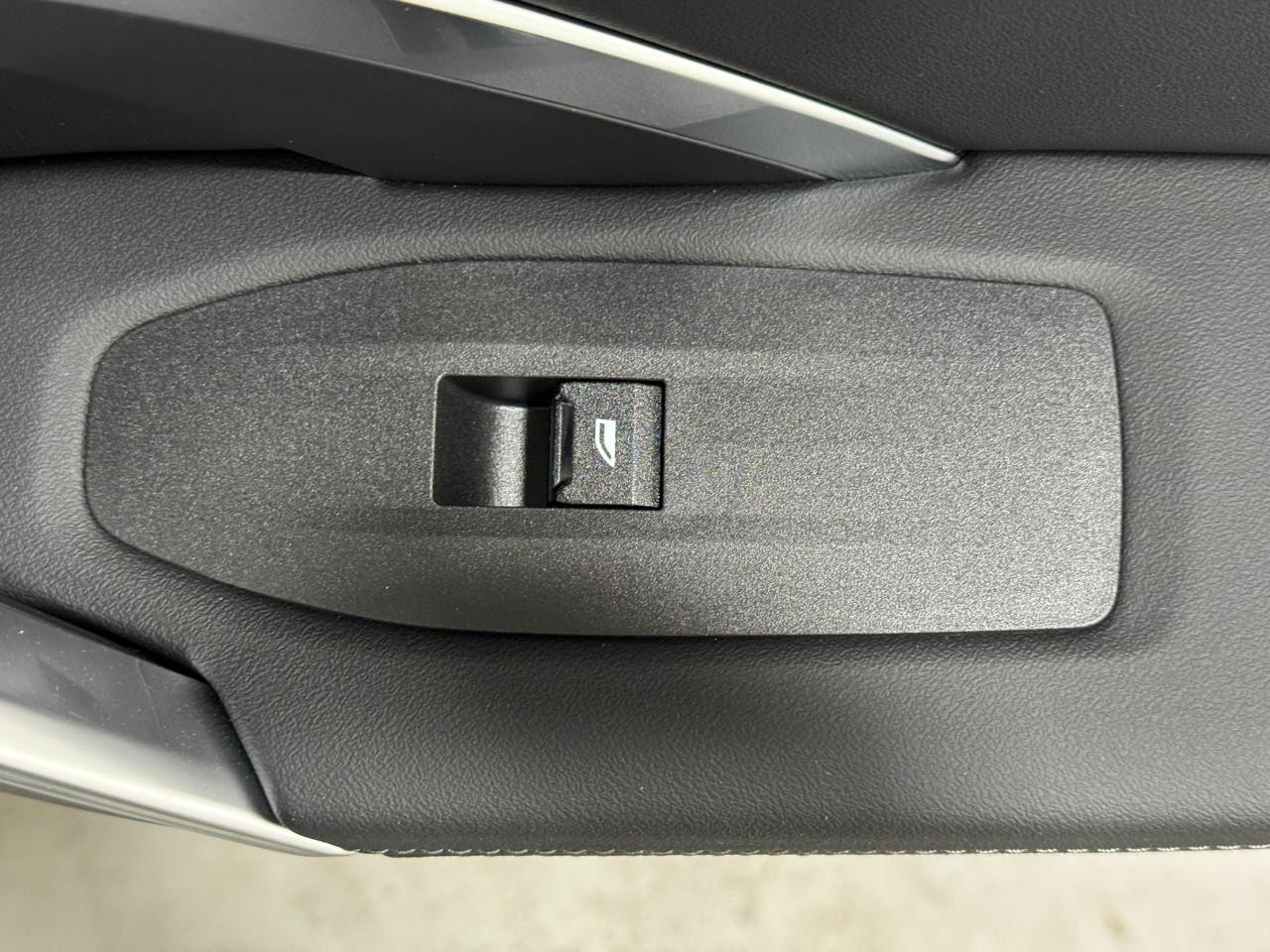 BMW X1 Vehicle Full-screen Gallery Image 20