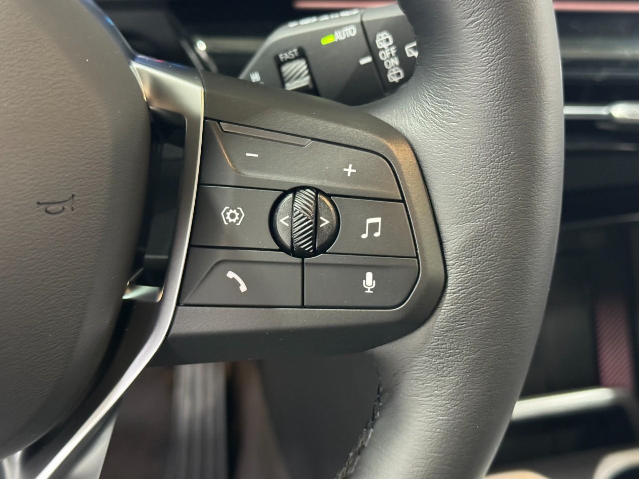 BMW X1 Vehicle Full-screen Gallery Image 29