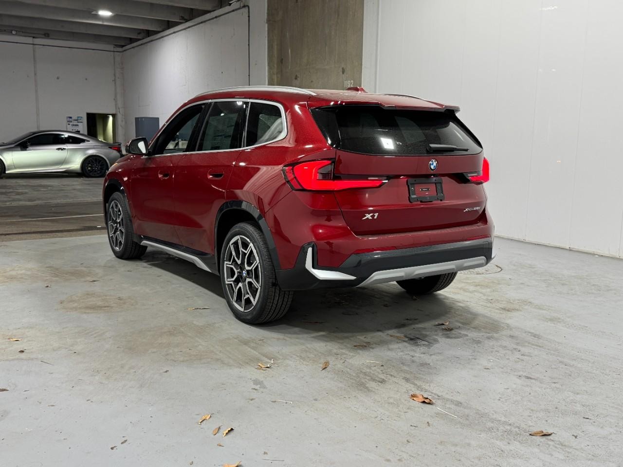 BMW X1 Vehicle Full-screen Gallery Image 3