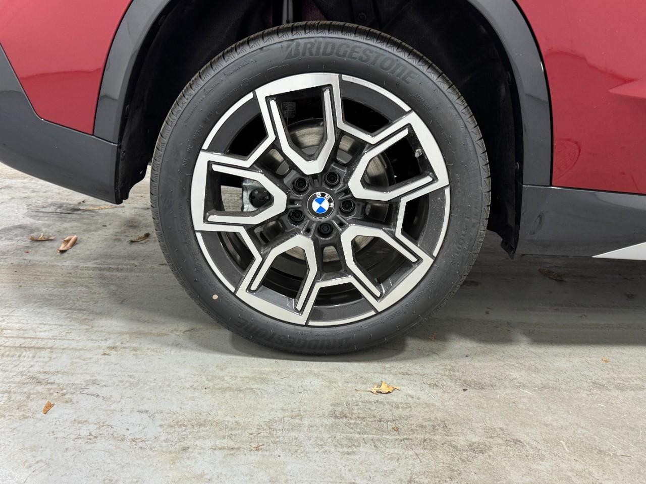 BMW X1 Vehicle Full-screen Gallery Image 5