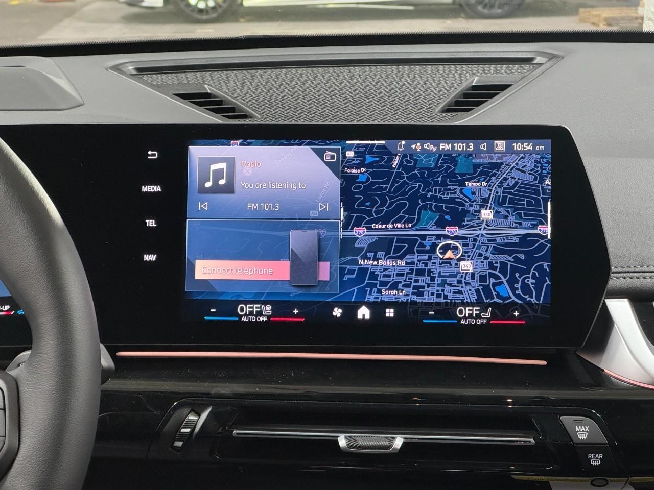 BMW X1 Vehicle Full-screen Gallery Image 14