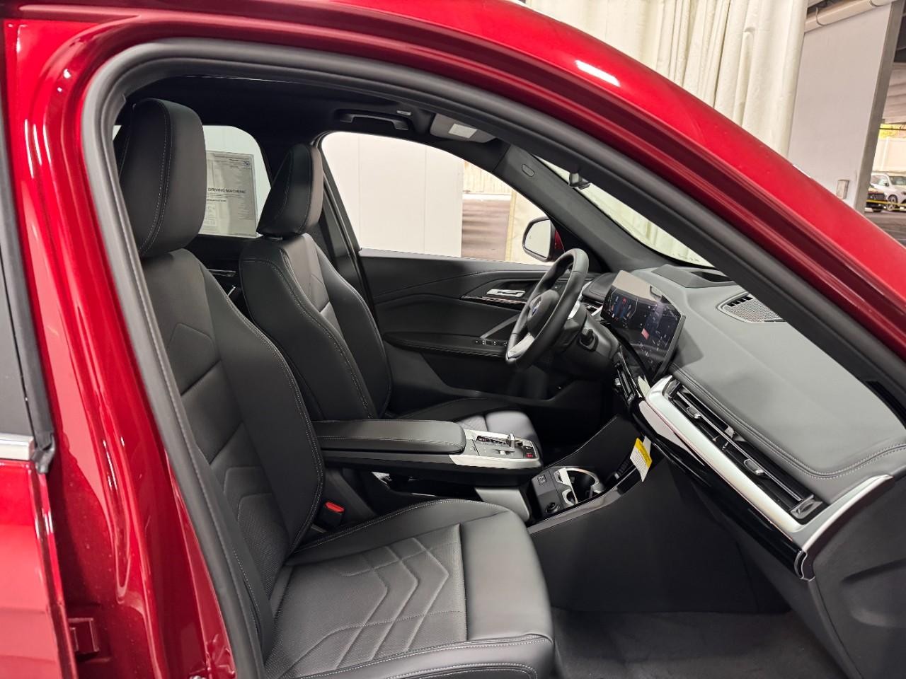 BMW X1 Vehicle Full-screen Gallery Image 17