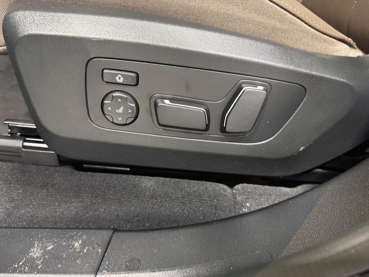 BMW X3 Vehicle Full-screen Gallery Image 28