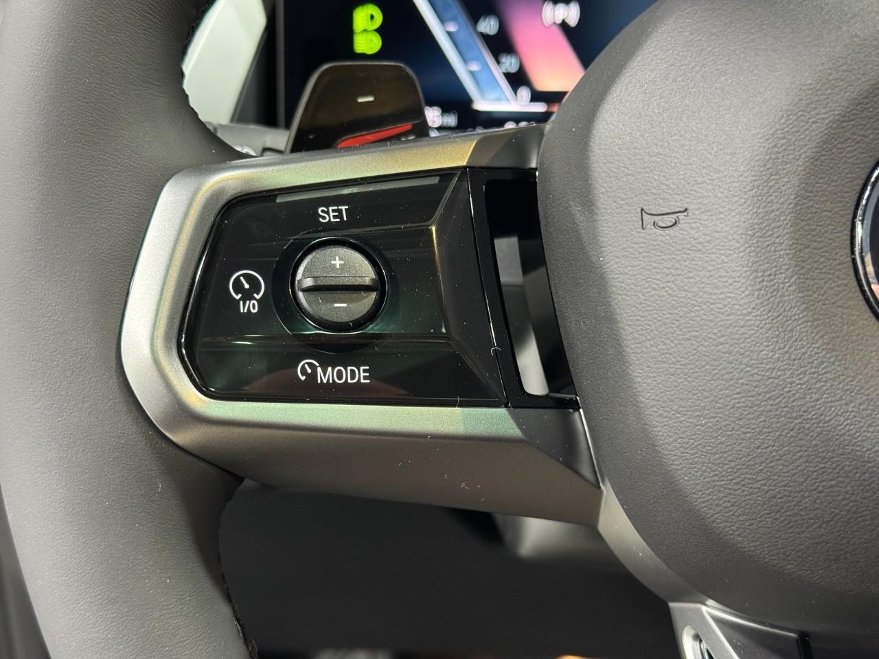 BMW X3 Vehicle Full-screen Gallery Image 29