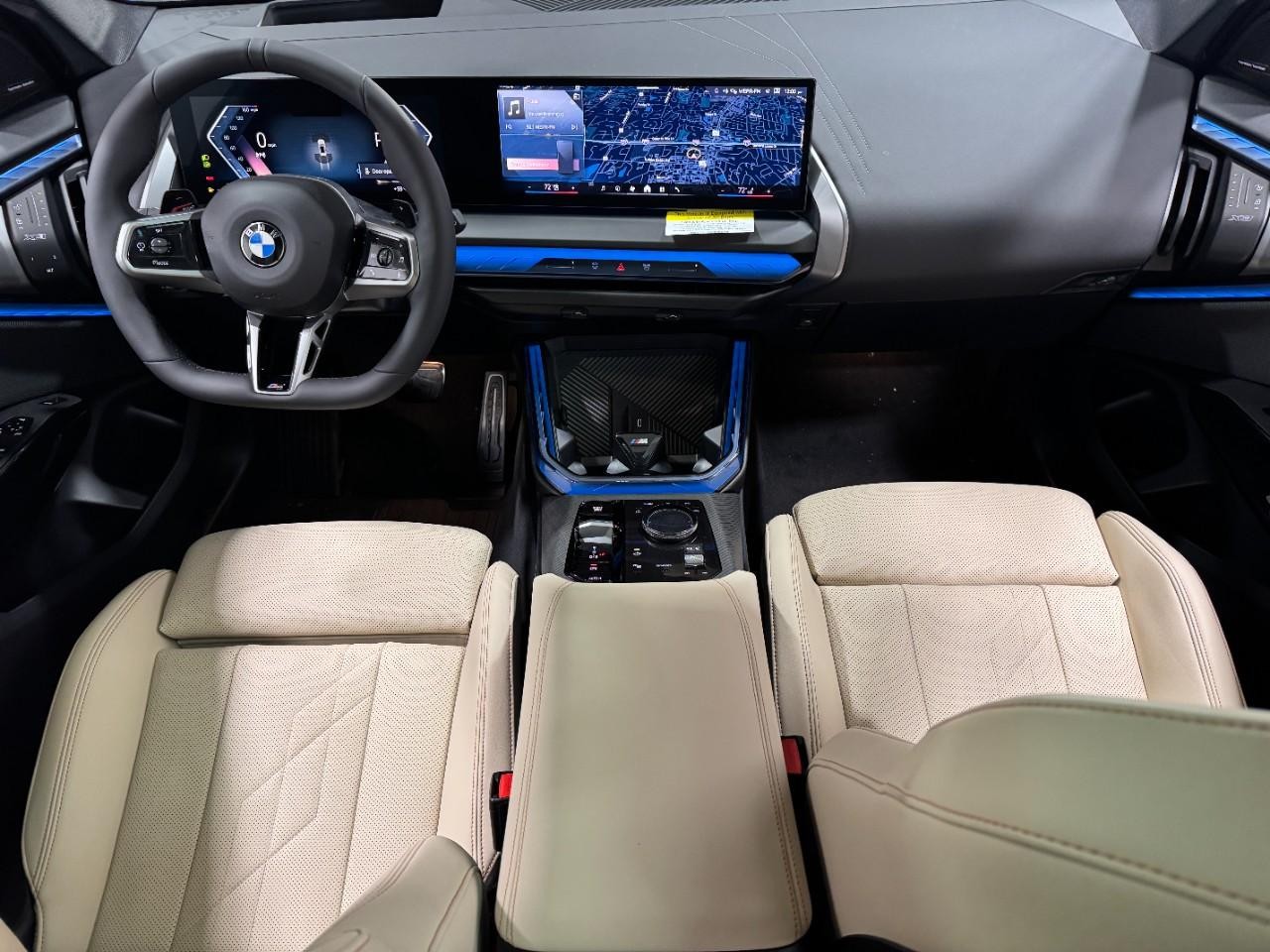 BMW X3 Vehicle Full-screen Gallery Image 13