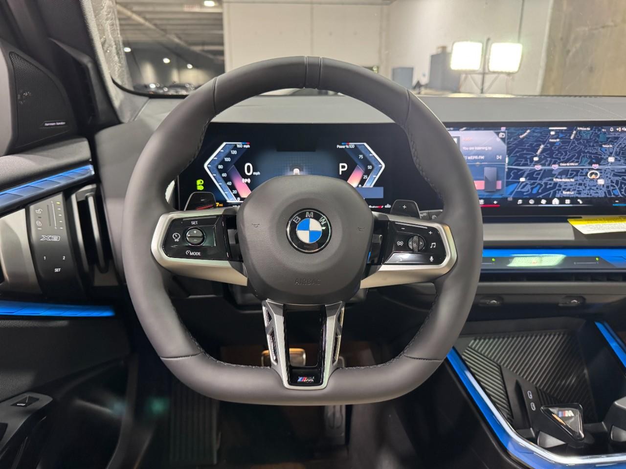 BMW X3 Vehicle Full-screen Gallery Image 14