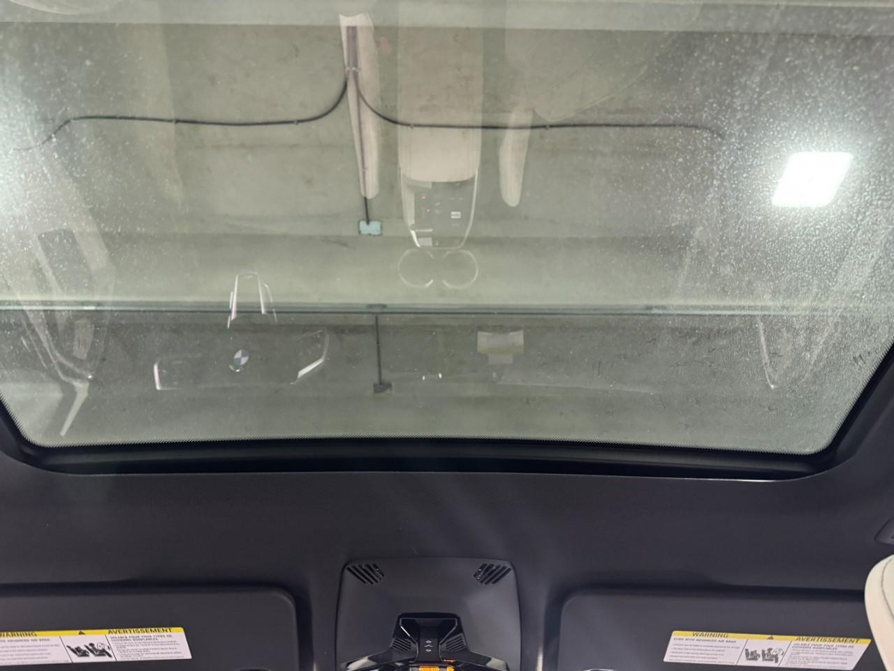 BMW X1 Vehicle Full-screen Gallery Image 11