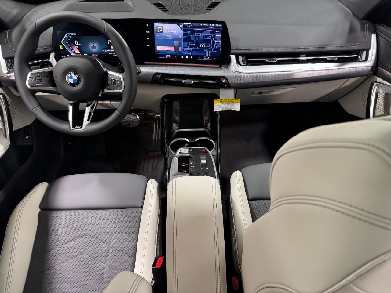 BMW X1 Vehicle Full-screen Gallery Image 12