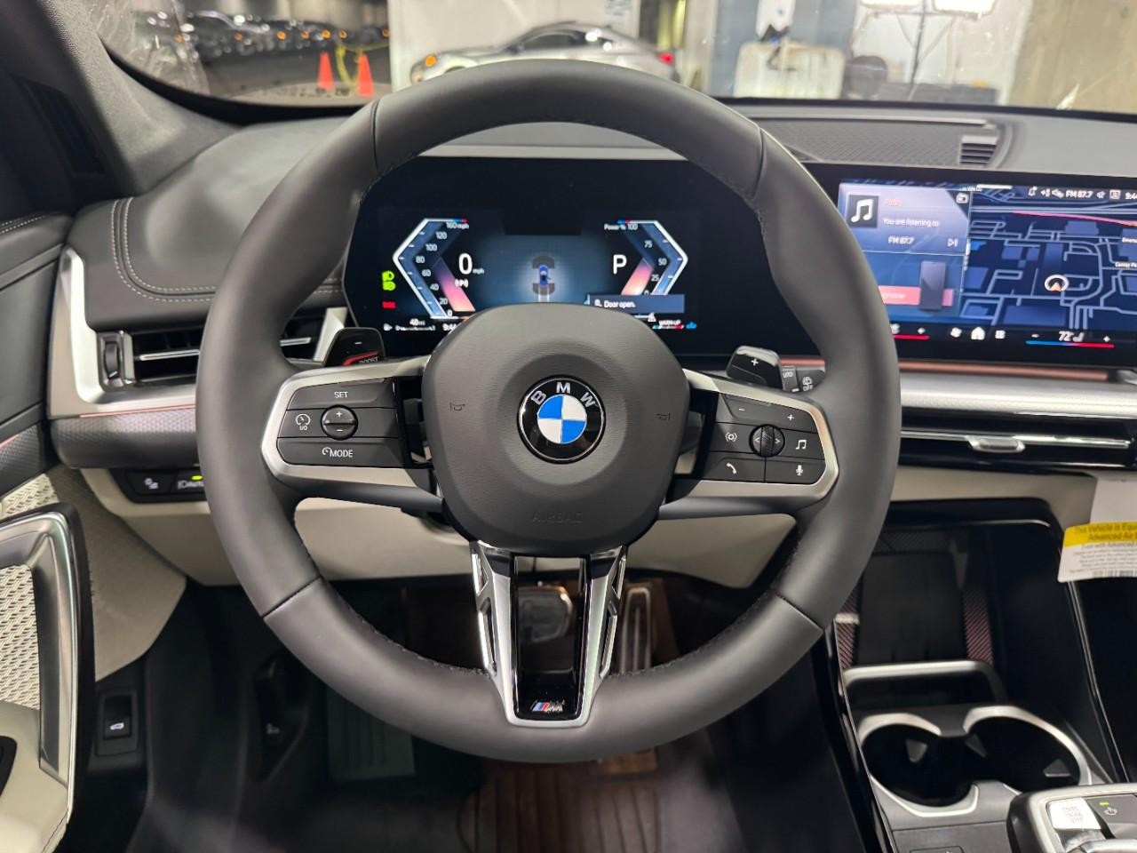 BMW X1 Vehicle Full-screen Gallery Image 13