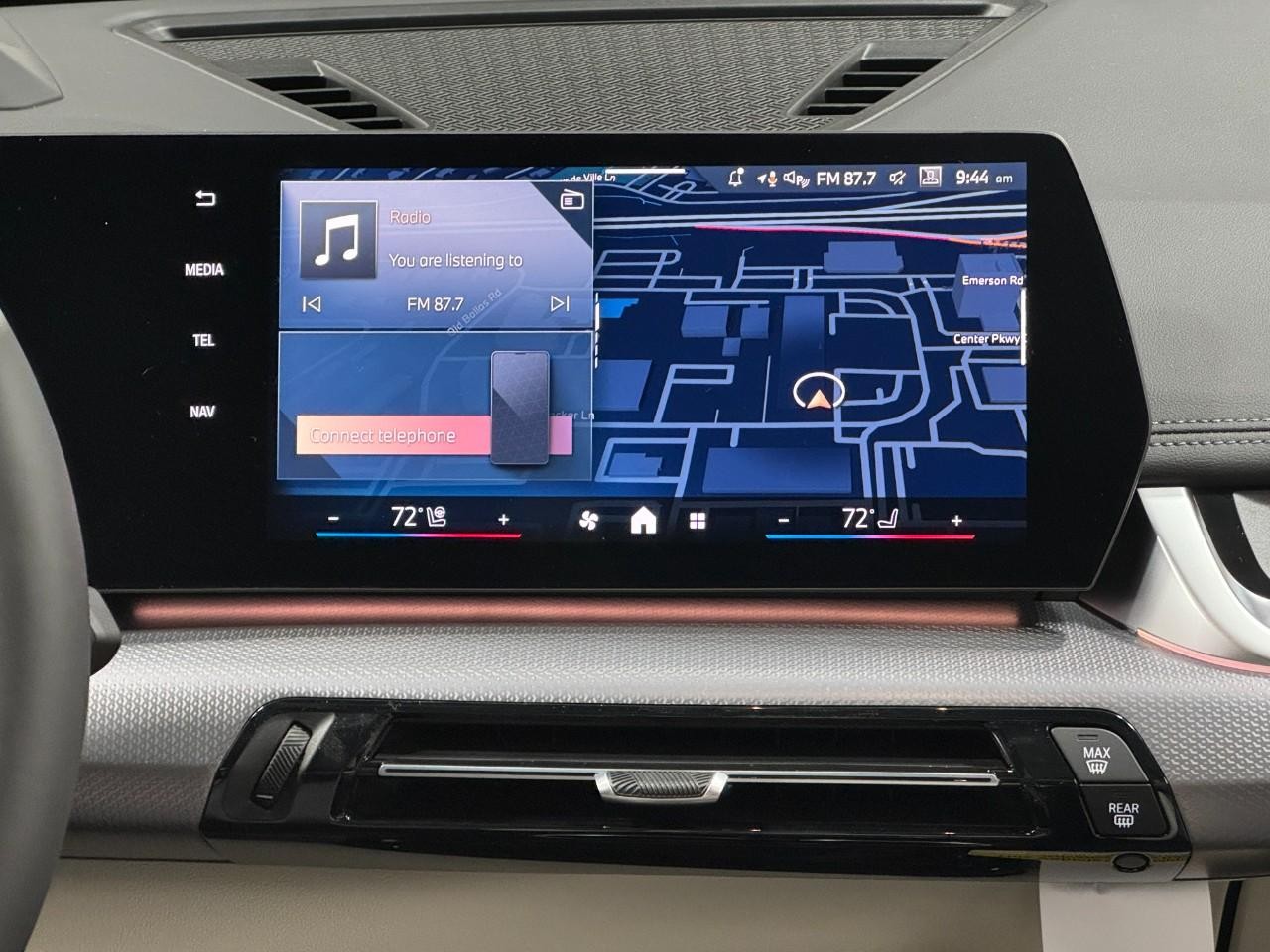 BMW X1 Vehicle Full-screen Gallery Image 14