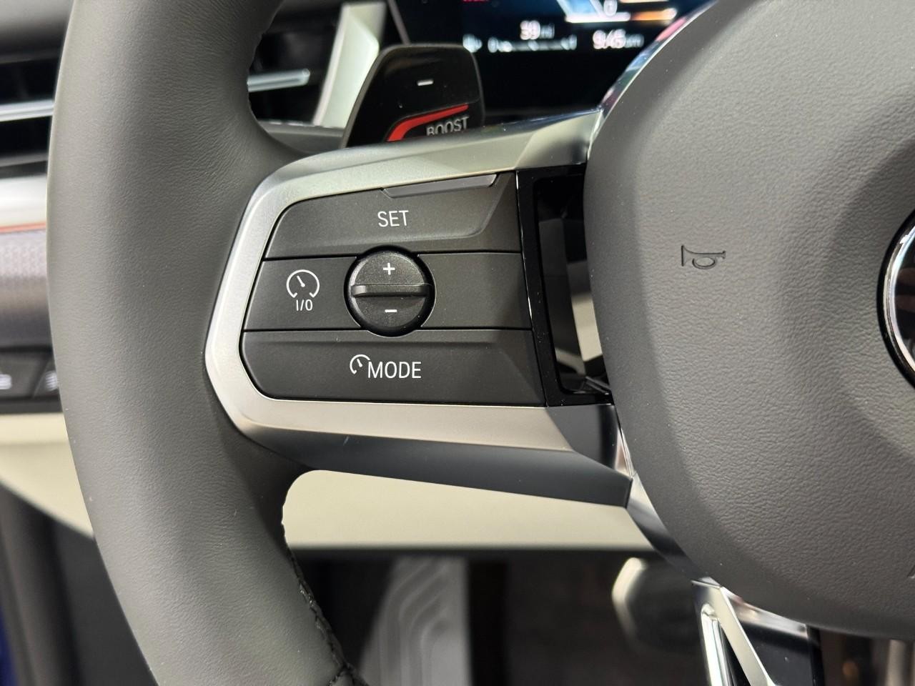 BMW X1 Vehicle Full-screen Gallery Image 29