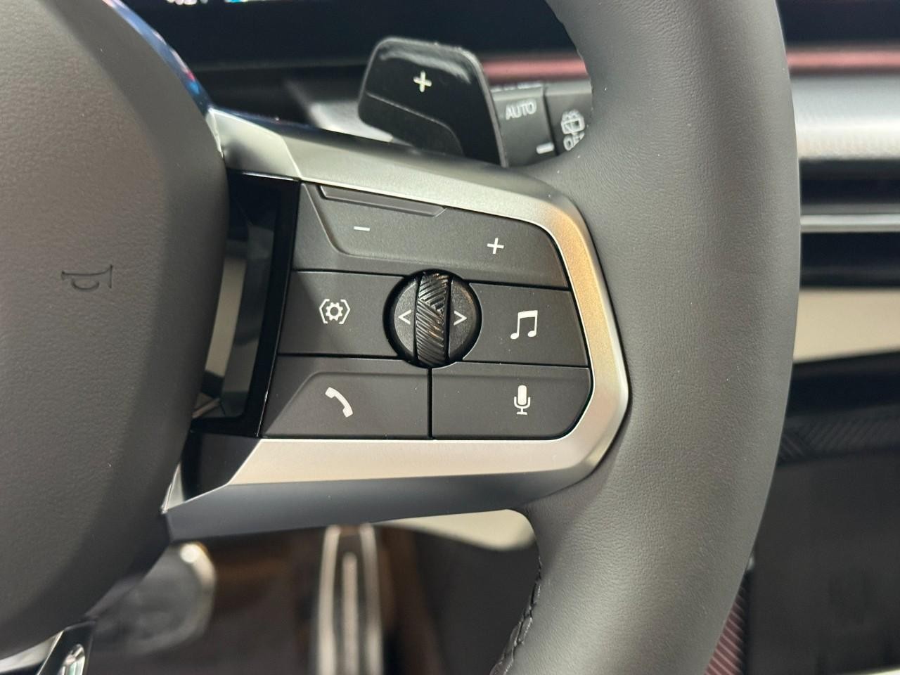 BMW X1 Vehicle Full-screen Gallery Image 30