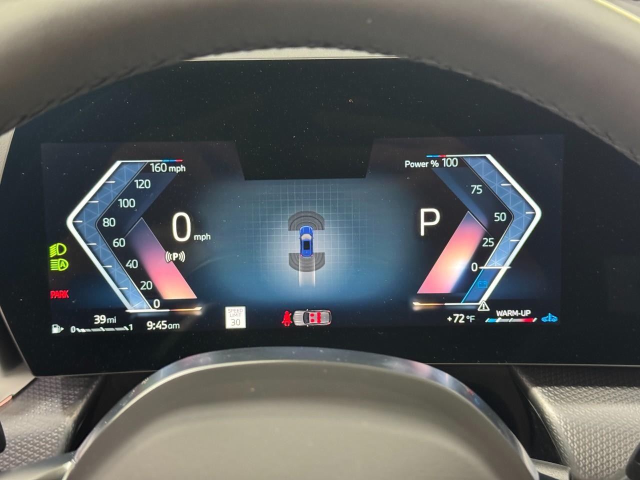 BMW X1 Vehicle Full-screen Gallery Image 31