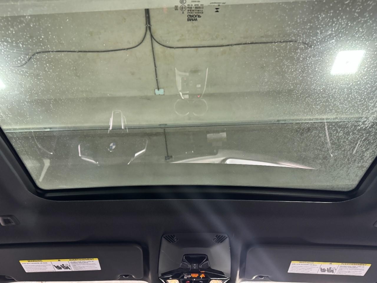 BMW X1 Vehicle Full-screen Gallery Image 11