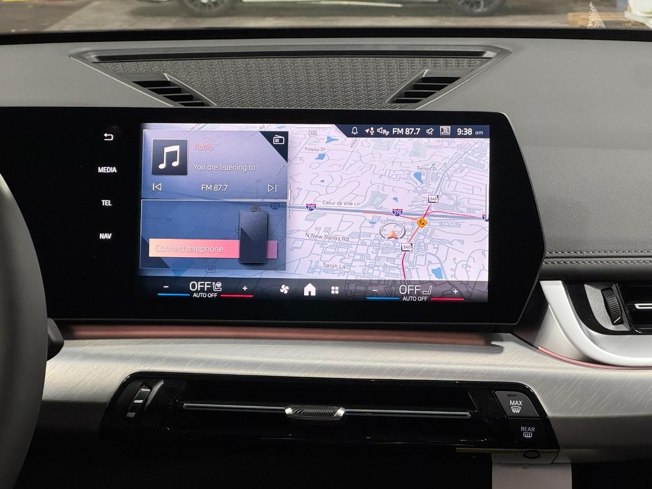 BMW X1 Vehicle Full-screen Gallery Image 14